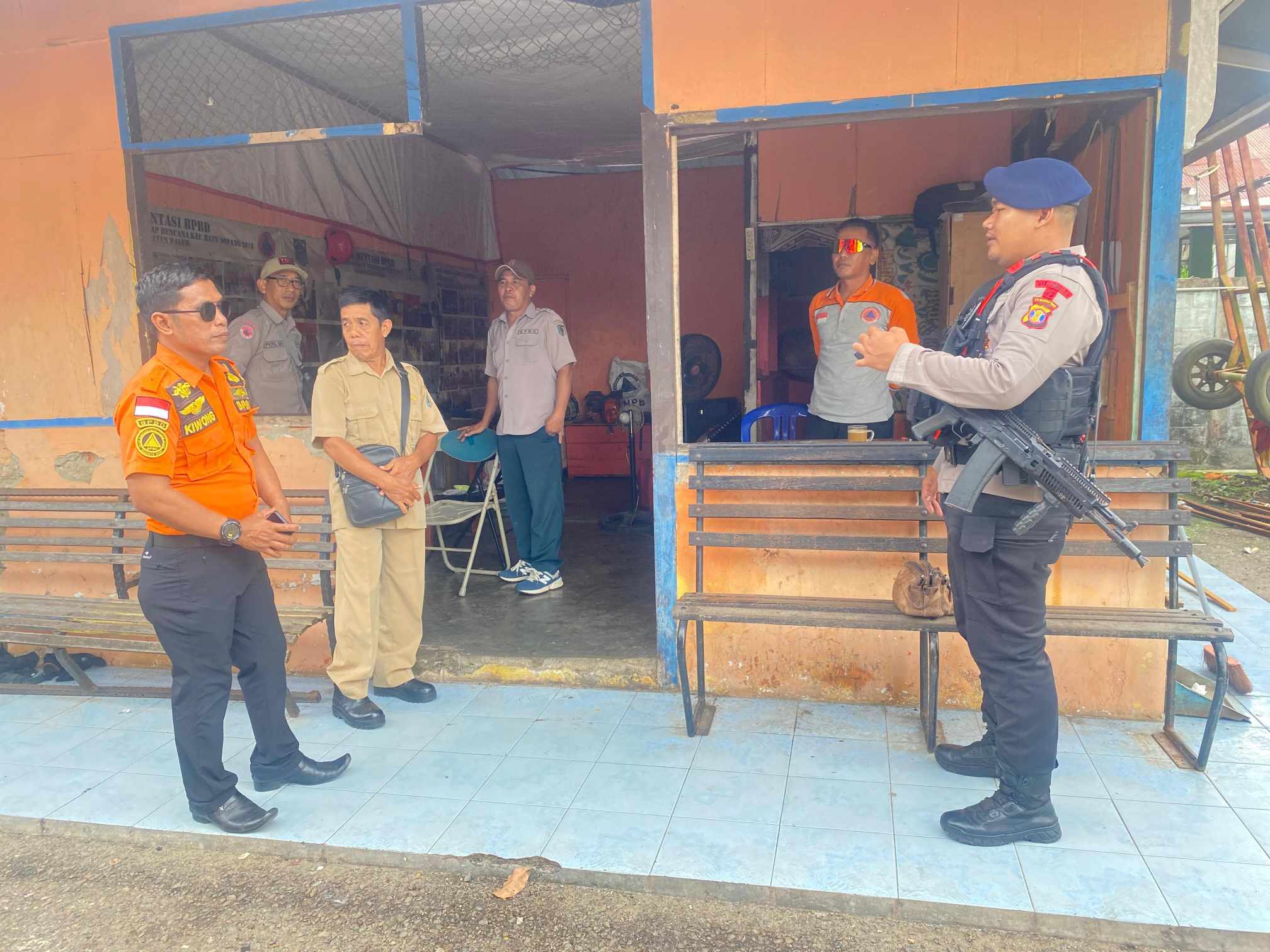 Tim Patroli Kompi 2 Brimob Paser Sambangi Kantor BPBD, Perkuat Sinergi Keamanan di Tanah Grogot