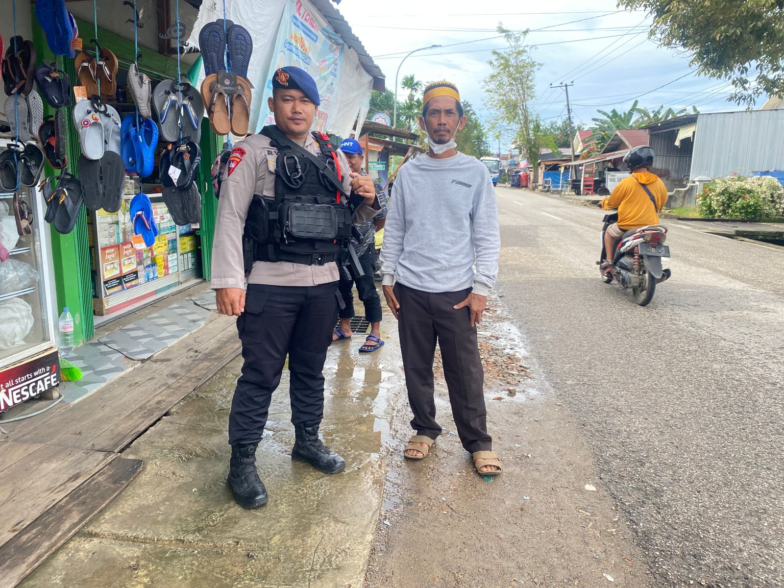 Patroli Kompi 2 Brimob Kaltim Tingkatkan Keamanan, Cegah Pencurian dan Premanisme di Wilayah Paser