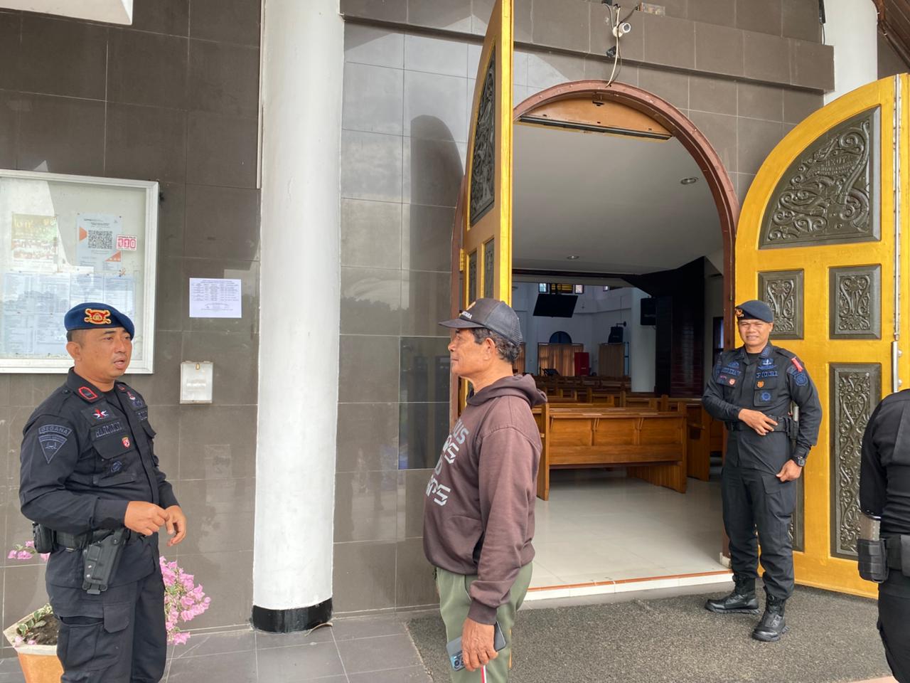 Amankan Obyek Vital dan Rumah Ibadah, Detasemen Gegana Brimob Kaltim Gelar Patroli Lilin Mahakam 2025