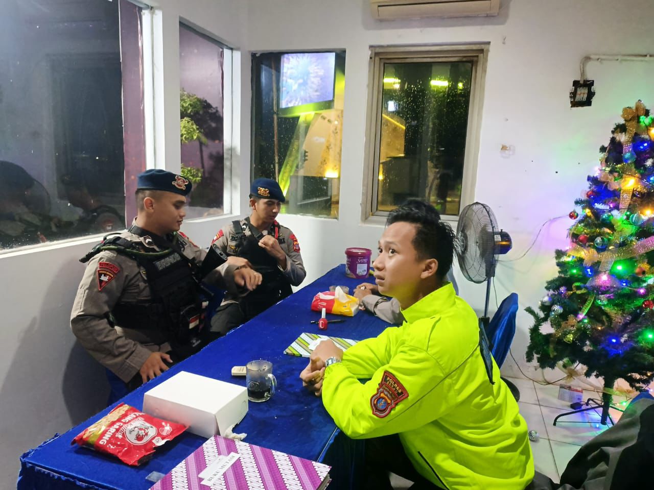 Jamin Keamanan Jelang Natal, Brimob Berau Intensifkan Patroli Skala Besar di Simpang KGC dan KM 5 Rinding