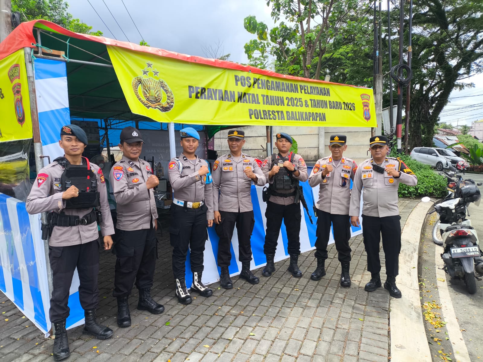 Pertebal Keamanan di Balikpapan Utara, Brimob Kaltim Sambangi Pospam dan Gereja Jelang Natal