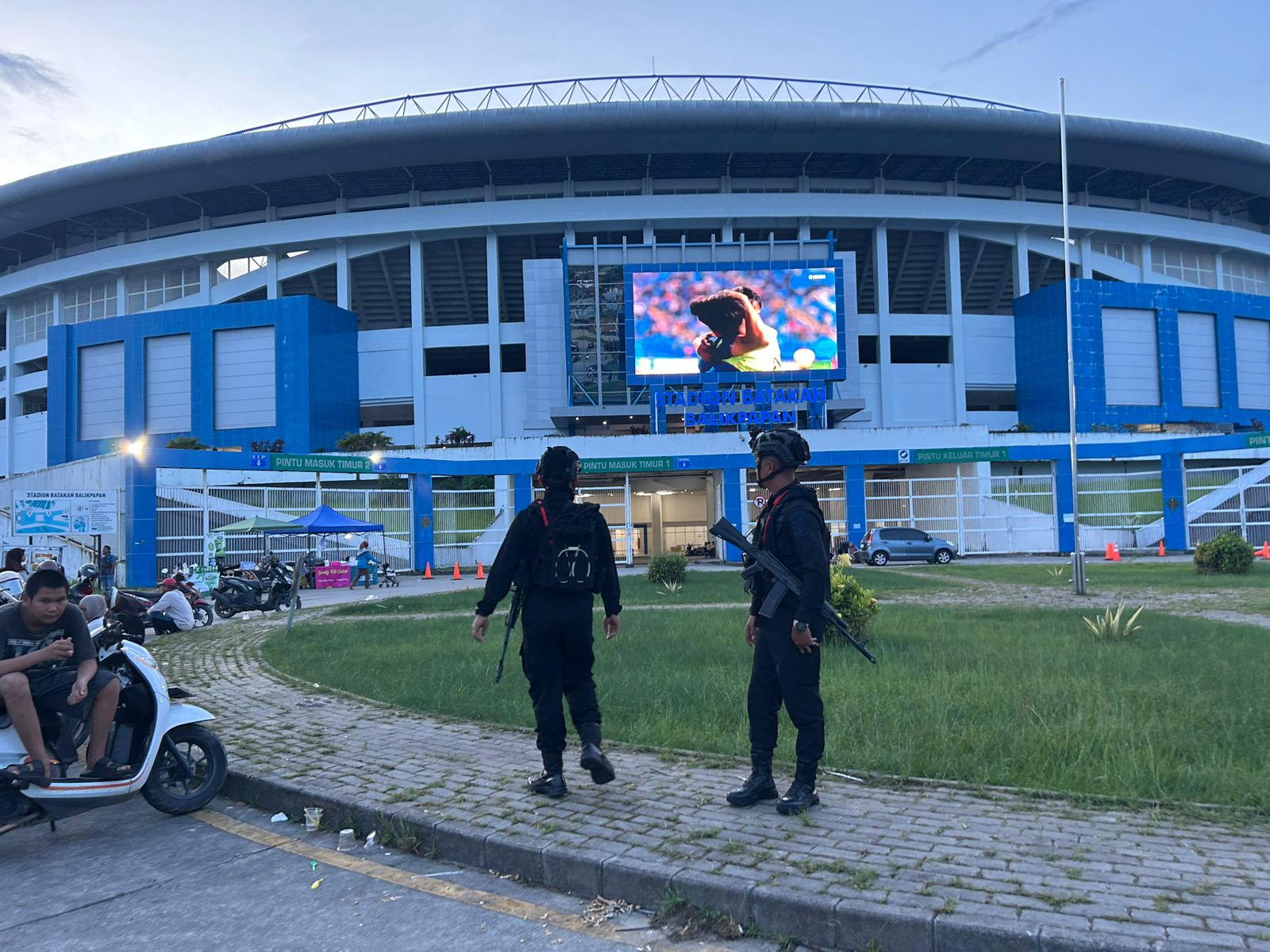 Kawal Malam Pergantian Tahun, Brimob Kaltim Gelar Patroli Skala Besar di Gereja dan Pusat Keramaian Balikpapan