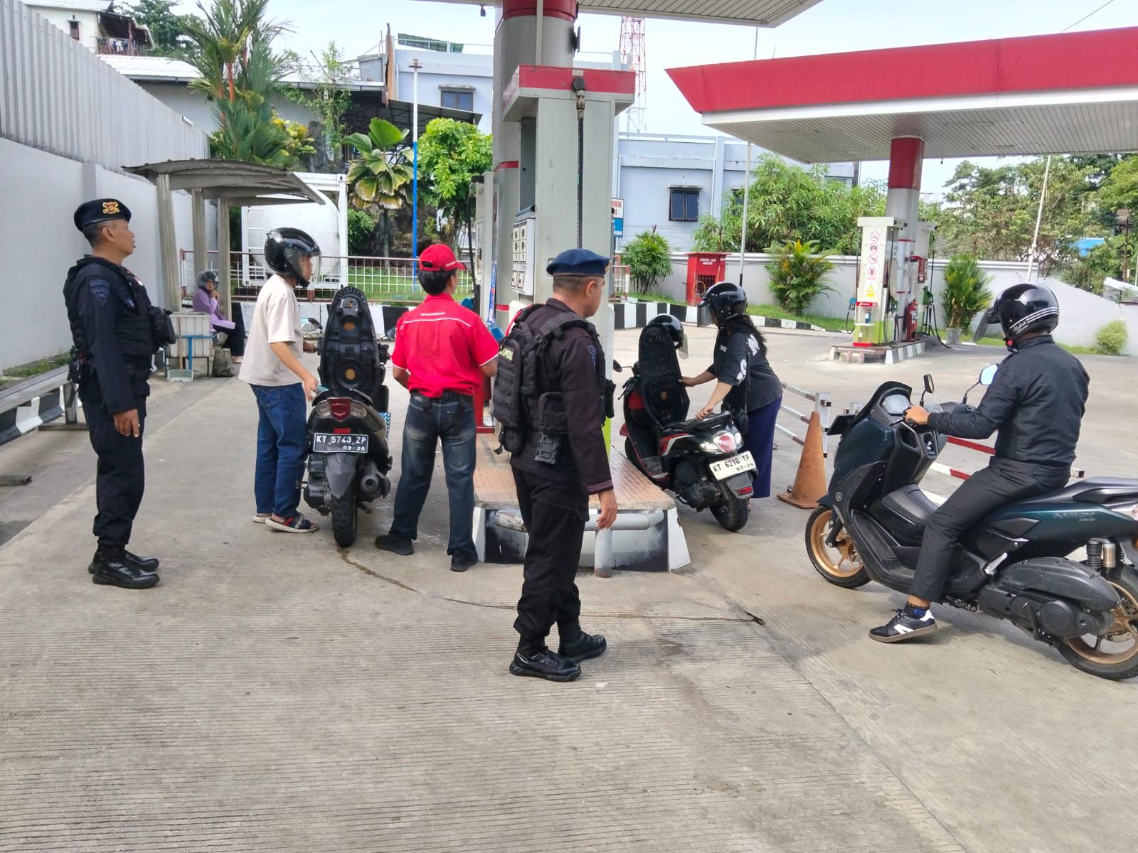 Batalyon A Brimob Kaltim Patroli SPBU, Pastikan Stok BBM Aman Jelang Idul Fitri 1447 H