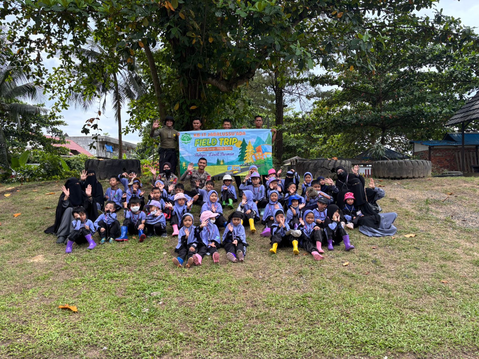 Kunjungan TK Jabalussu’ada Balikpapan, Brimob Ajarkan Peduli Lingkungan