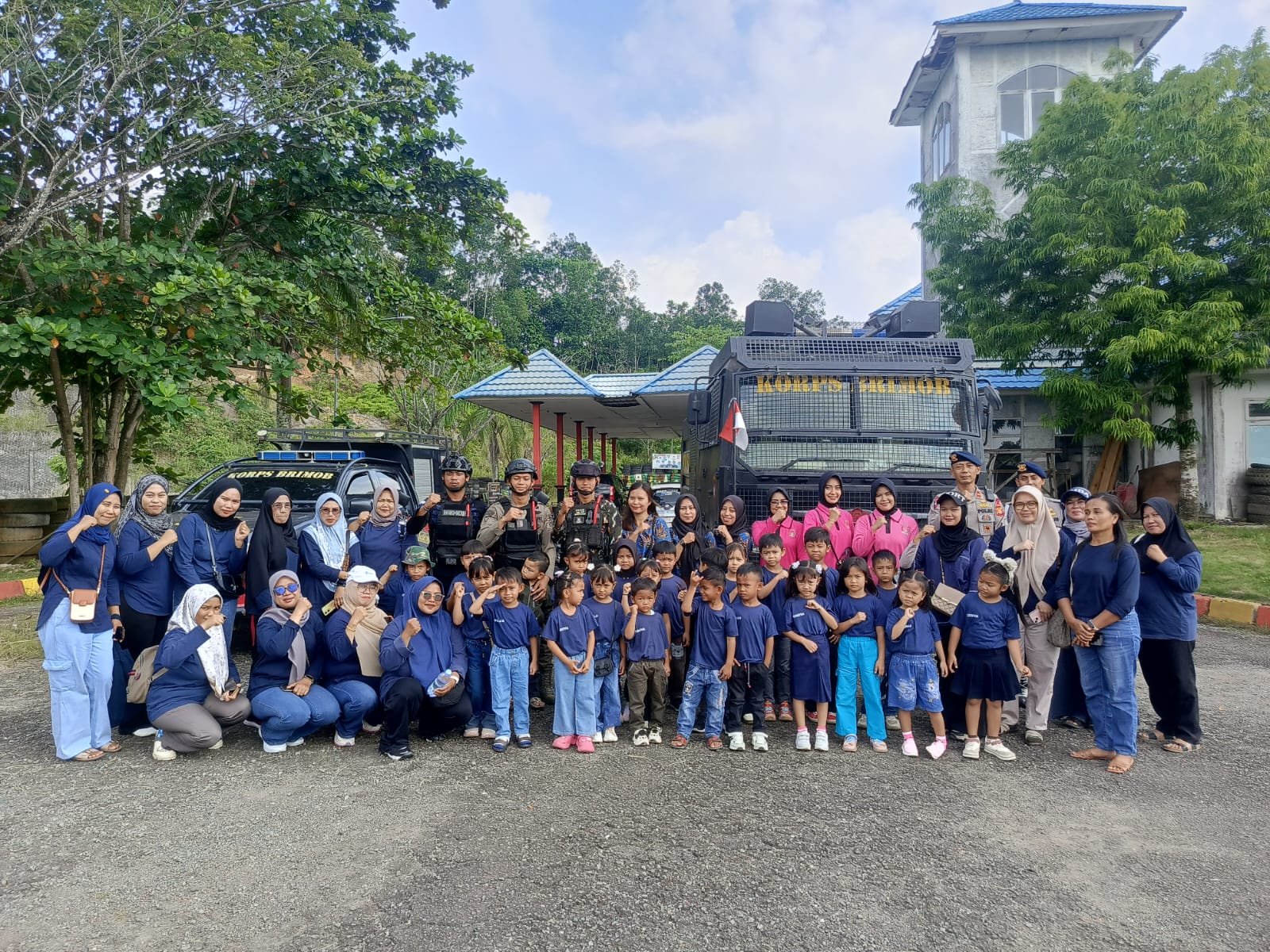 Kenalkan Sosok Polisi Humanis, Brimob Berau Sambut Kunjungan Edukasi TK Bhakti Bersama