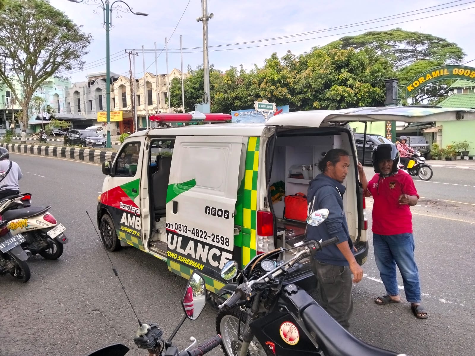Respon Cepat, Batalyon A Brimob Kaltim Bantu Korban Laka Tunggal di Gn. Bakaran Balikpapan