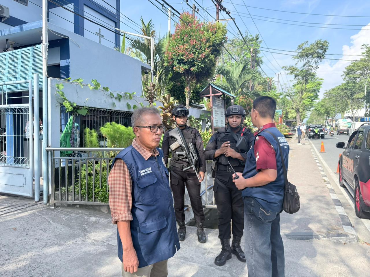 Jamin Kekhusyukan Ibadah Minggu, Detasemen Gegana Satbrimob Polda Kaltim Sterilisasi dan Amankan Gereja di Balikpapan