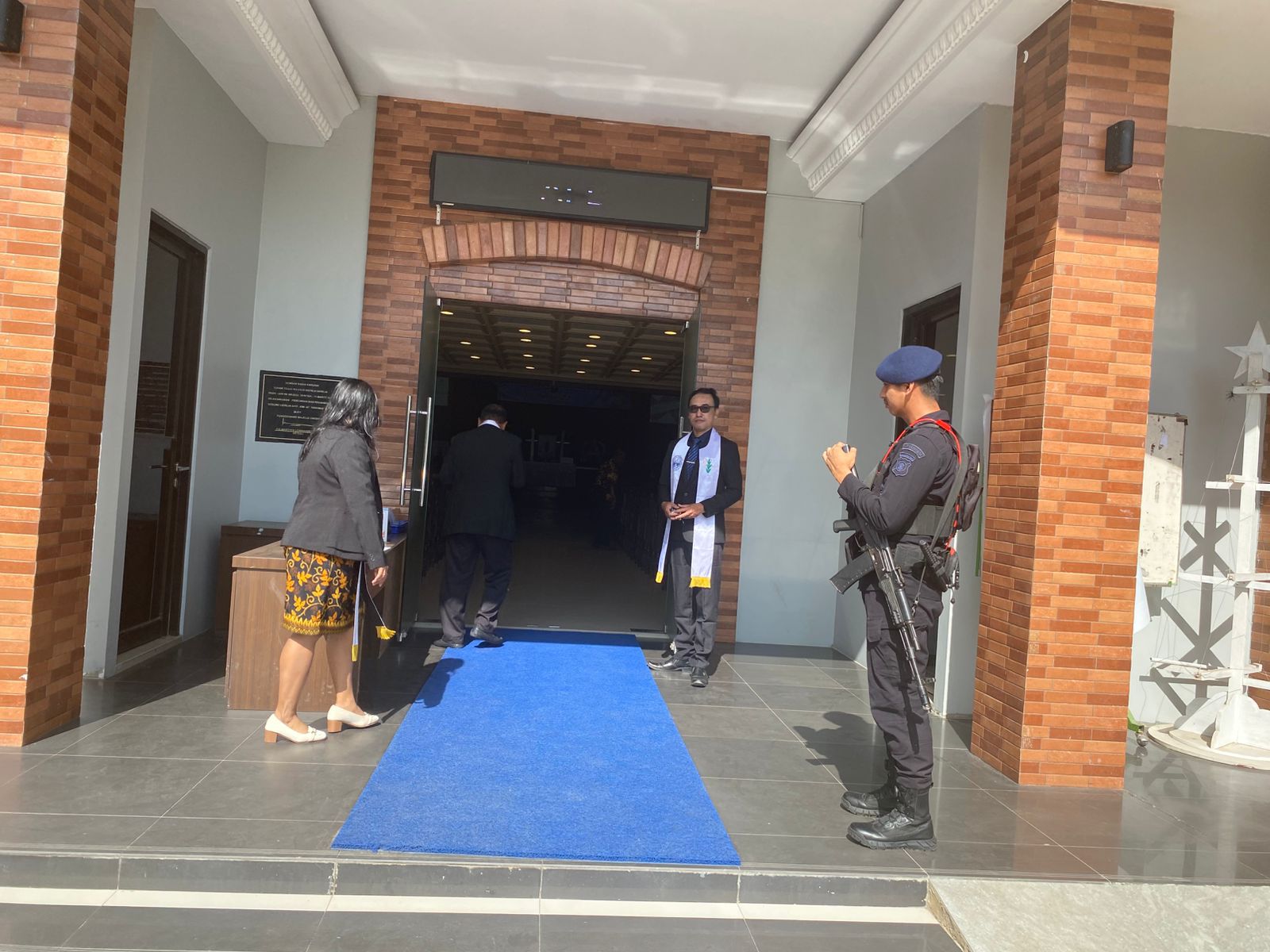 Jamin Keamanan Ibadah Minggu, Kompi 3 Batalyon C Pelopor Satbrimob Polda Kaltim Sambangi Gereja di Berau