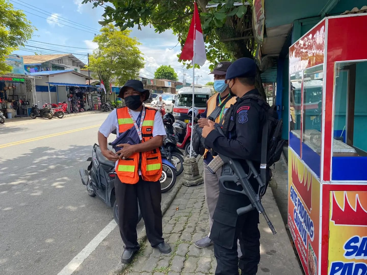 Antisipasi Gangguan Rawan Khamtibmas, Patroli Den Gegana Laksanakan Patroli Di Kel Muara Rapak Balikpapan