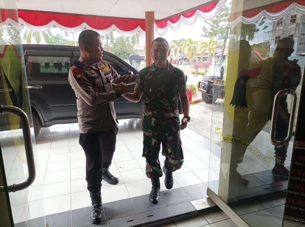 Komandan Batalyon B Brimob Polda Kaltim Terima Kunjungan Komandan Batalyon Infanteri 611/Awanglong