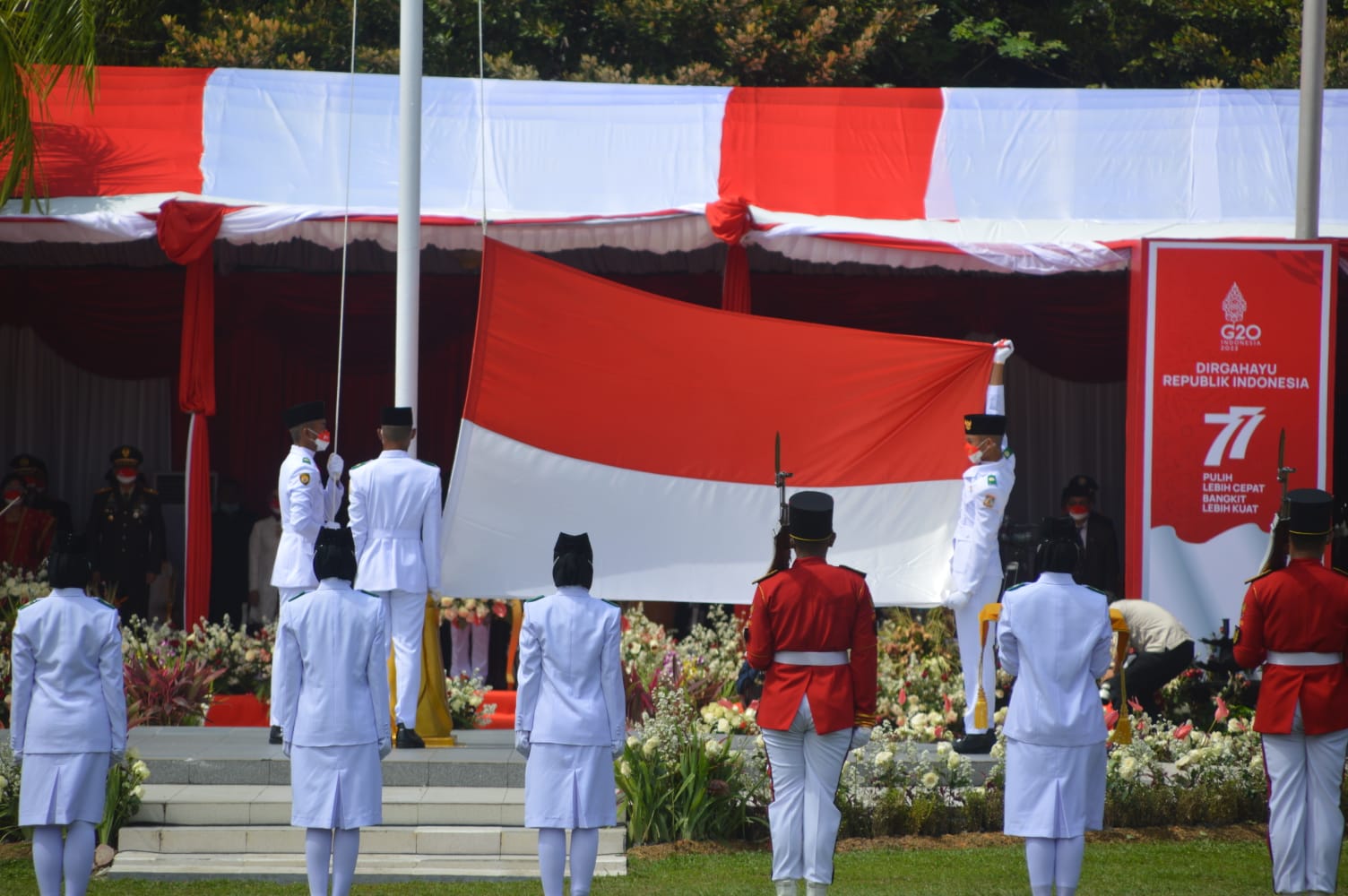 Satu SSK Brimob Ikuti Upacara Peringatan HUT ke-77 RI di Lapangan Merdeka Balikpapan