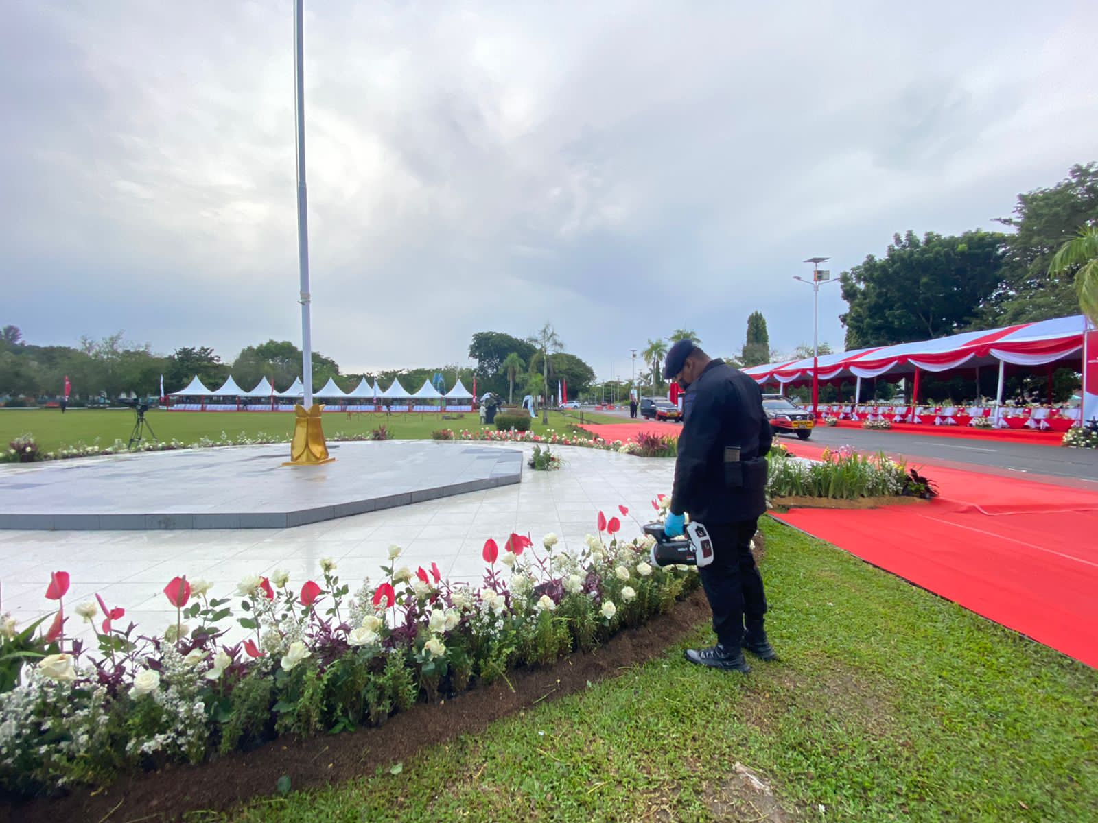 Dengan Semangat Kemerdekaan, Den Gegana Satbrimob Polda Kaltim Lakukan Sterilisasi Dalam Rangka Hut Republik Indonesia ke 77