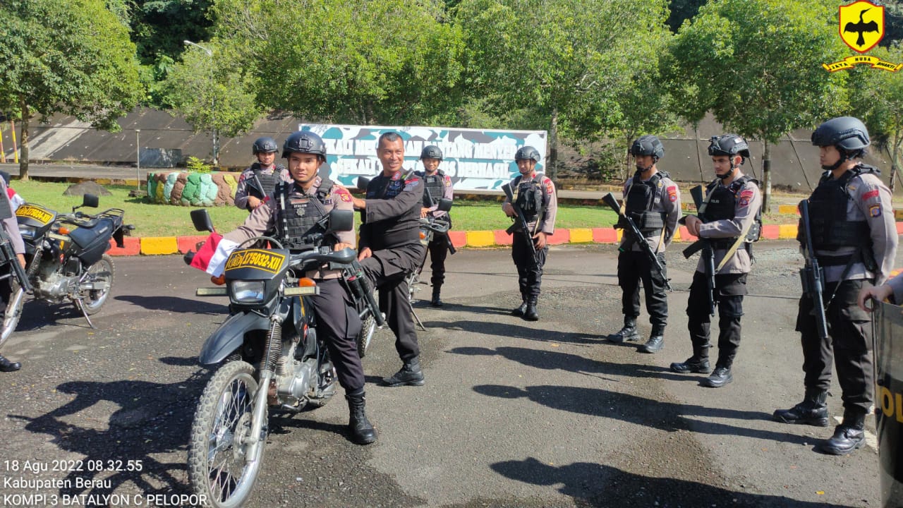 TINGKATKAN KEMAMPUAN PERSONEL, BRIMOB BERAU GELAR LATIHAN ANTI ANARKIS