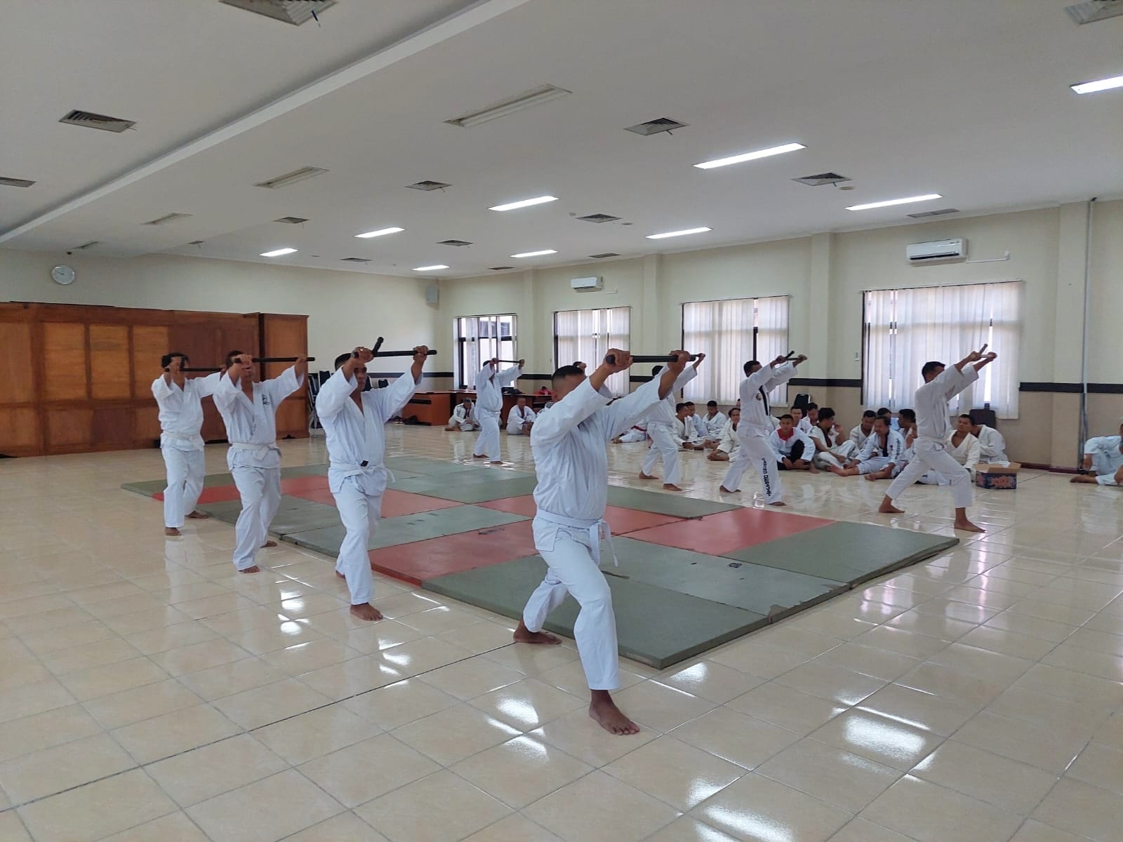 Personel Brimob Kaltim Ikuti Ujian Beladiri Polri Sebagai Syarat UKP