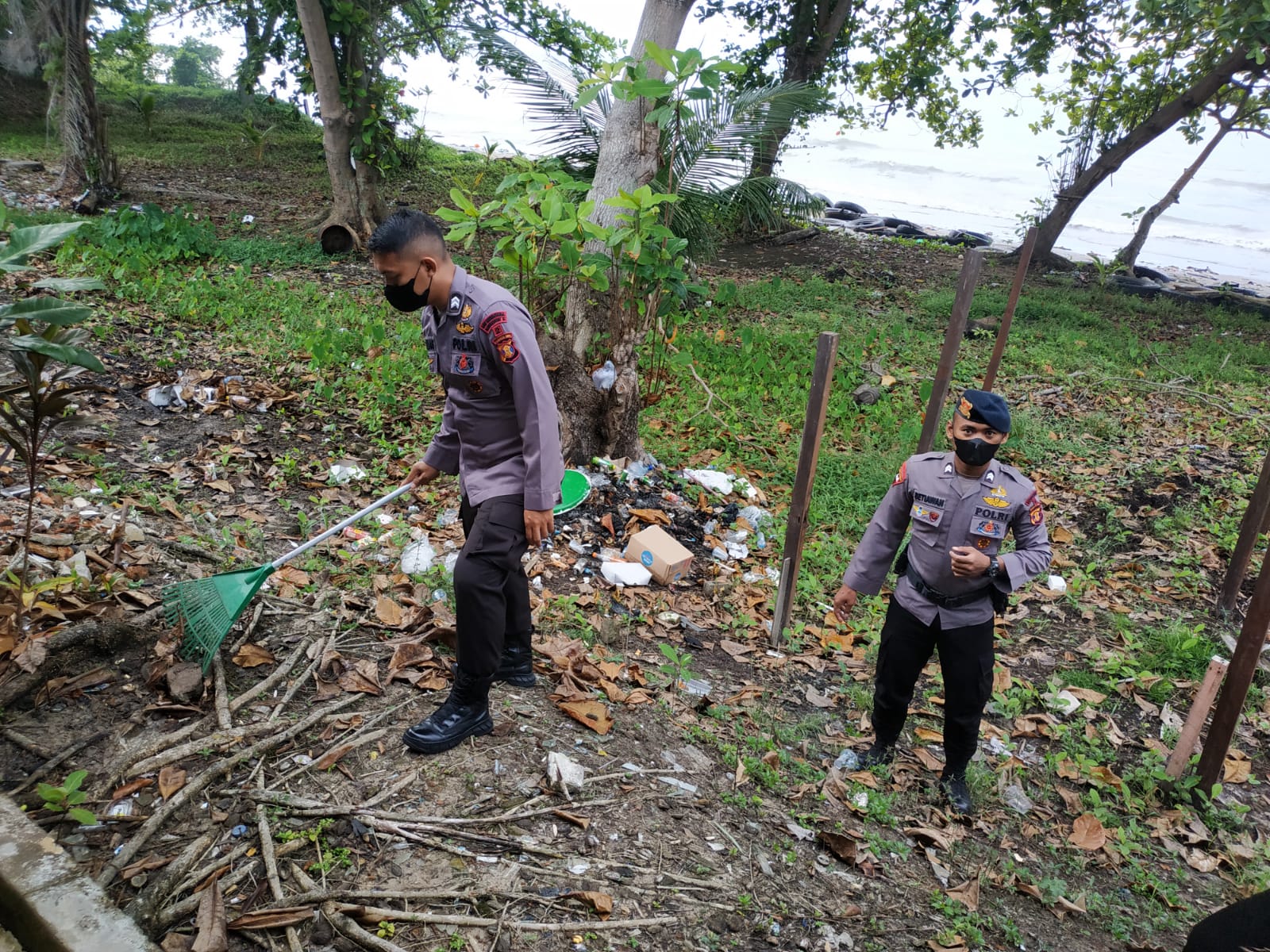 Ciptakan Lingkungan Bersih, Batalyon A Pelopor Brimob Kaltim Laksanakan Kurve di Sekitar Mako