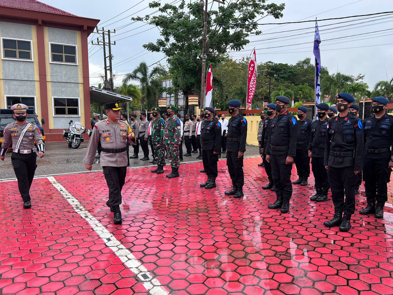 Personel Batalyon C Brimob Polda Kaltim Ikut Apel Gelar Pasukan Operasi Zebra Mahakam 2022 di Paser