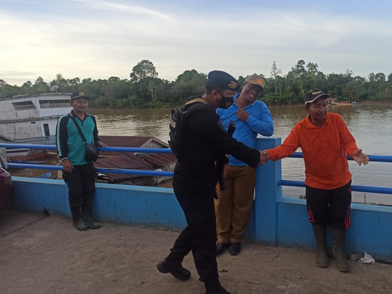 Humanis Dan Komunikatif, Cara Brimob Kaltim Ciptakan Sitkamtibmas Kondusif Di Kabupaten Kutai Barat