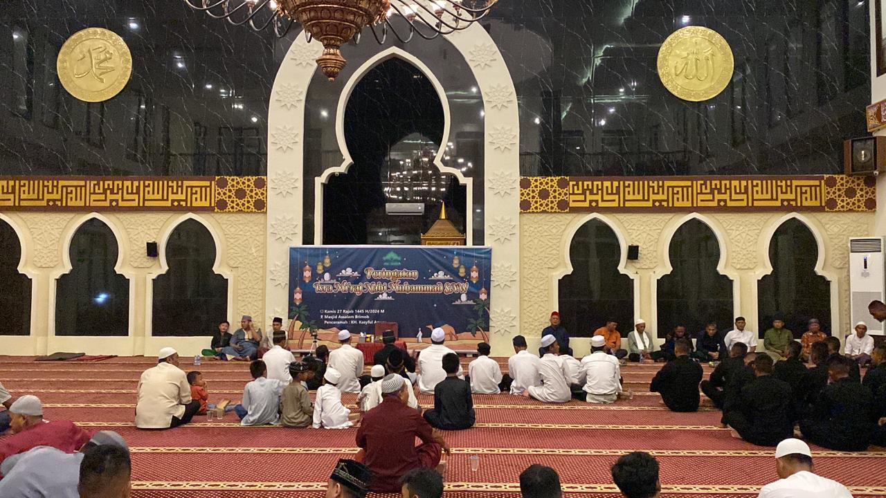 Satuan Brimob Polda Kaltim Gelar Peringatan Isra Mi’raj Di Masjid As Salam