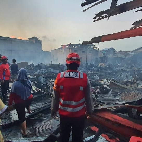 Tim Respon Bencana Batalyon B Gerak Cepat Datangi 2 TKP Lokasi Kebakaran Di Samarinda