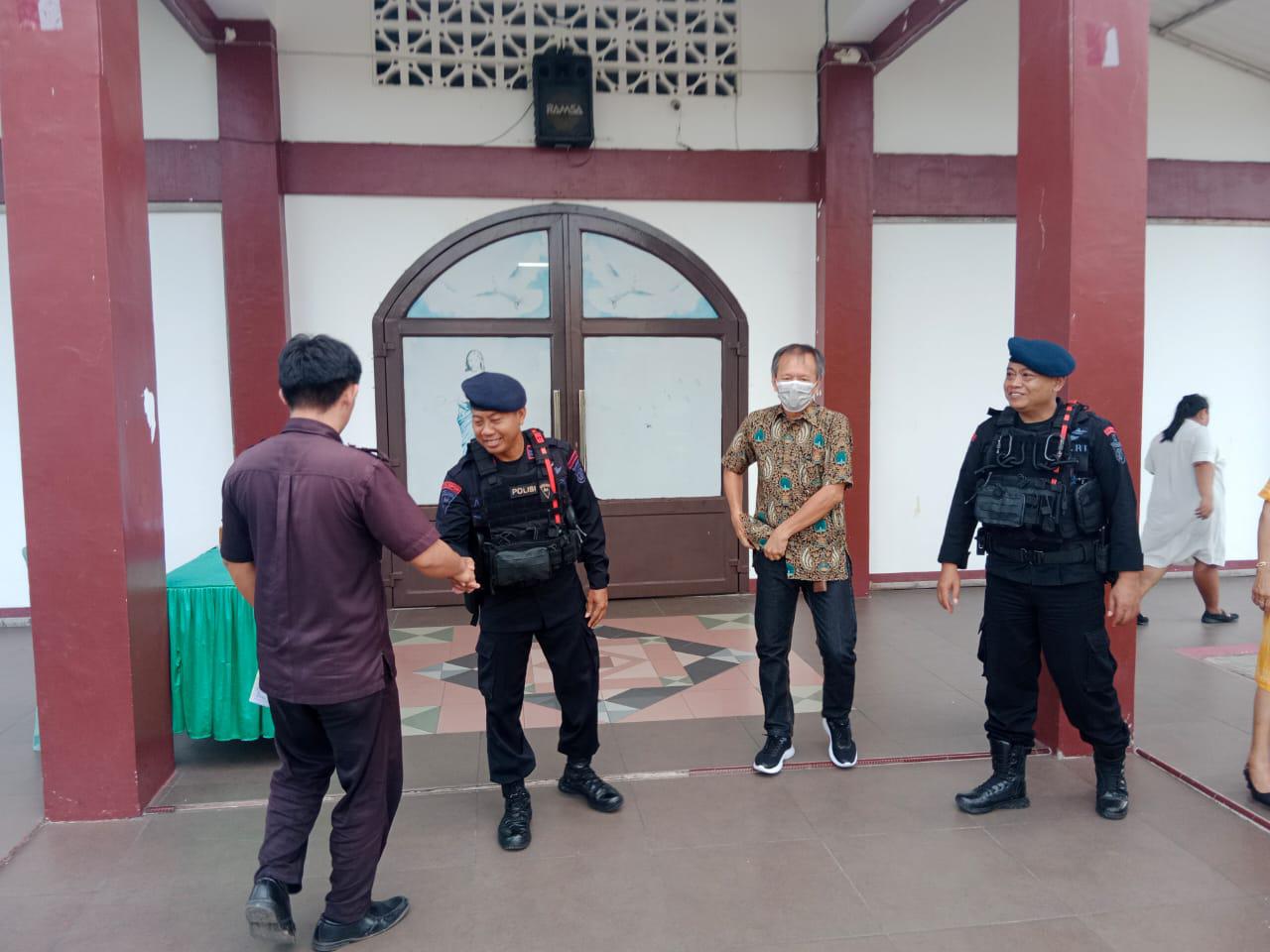 Batalyon A Brimob Kltim Laksanakan Patroli Dialogis Jamin Keamanan Ibadah Gereja