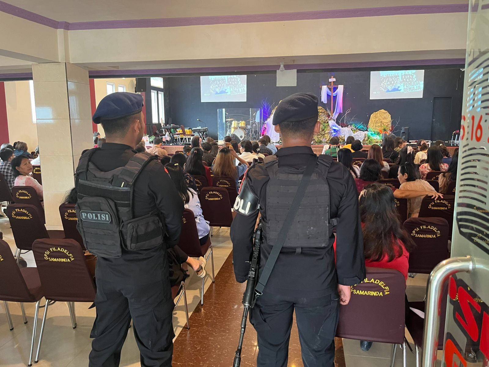 Jaga Kekhusyukan Ibadah, Brimob Samarinda Intensifkan Sambang Gereja