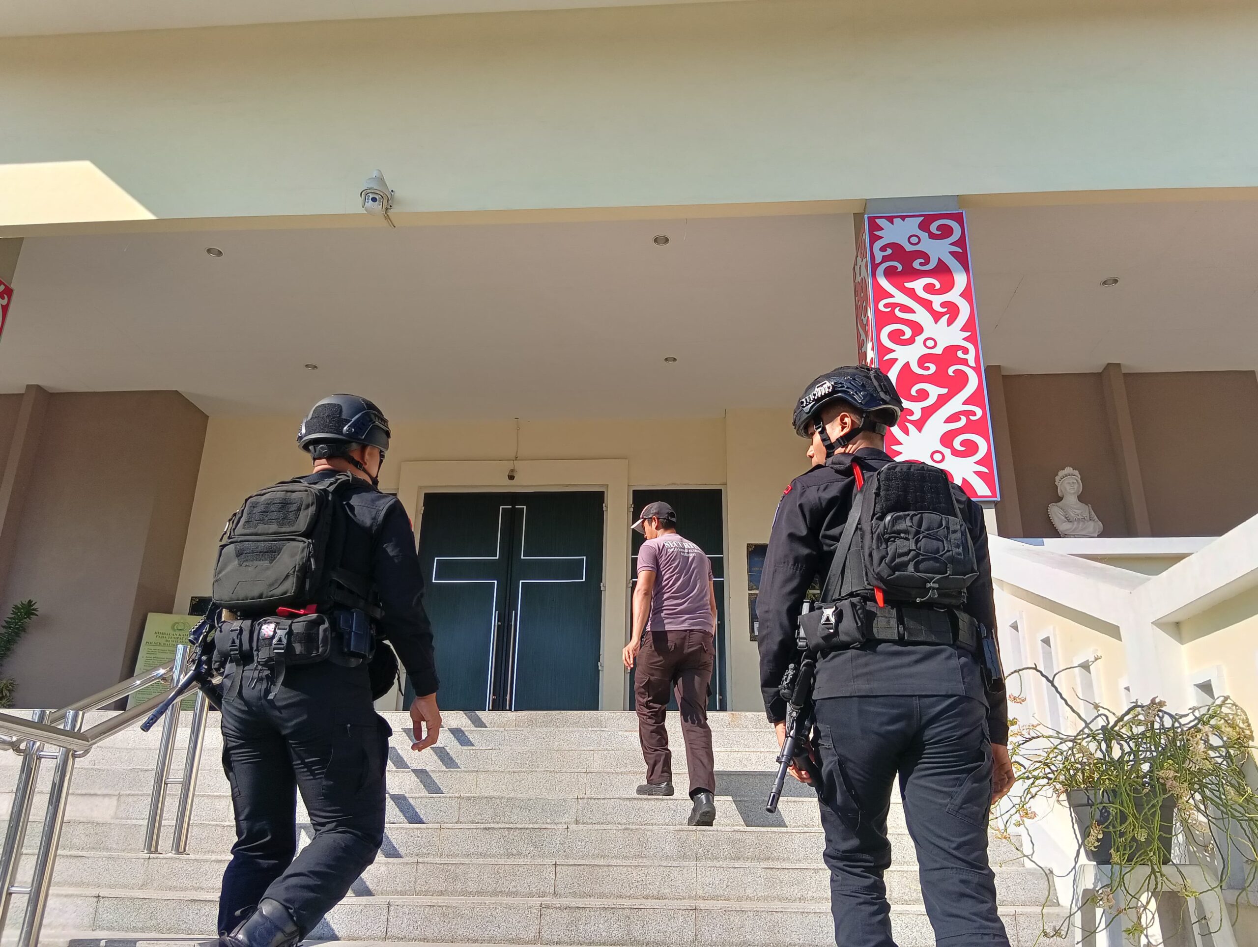 Tingkatkan Keamanan Umat Beragama, Tim Gegana Sambangi Sejumlah Gereja di Balikpapan