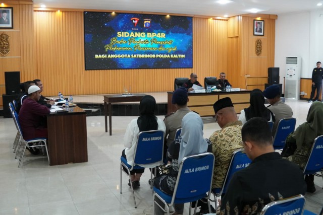 6 Pasangan Personel Satbrimob Polda Kaltim Ikuti Sidang BP4R: Perkuat Ikatan Keluarga Polri