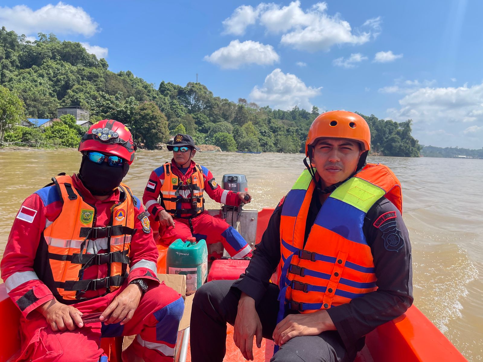 Brimob Berau dan Tim SAR Gabungan Cari Korban Hilang di Sungai Kelay