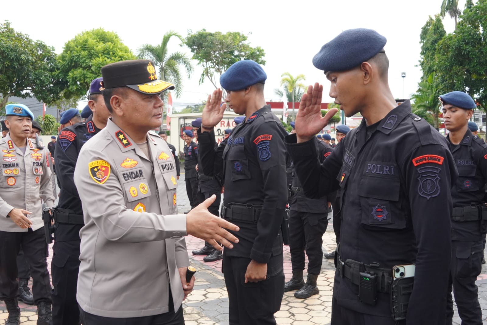 Kapolda Kaltim Pimpin Apel Keberangkatan 1 SSK Personel Brimob Kaltim BKO Polda Metro Jaya