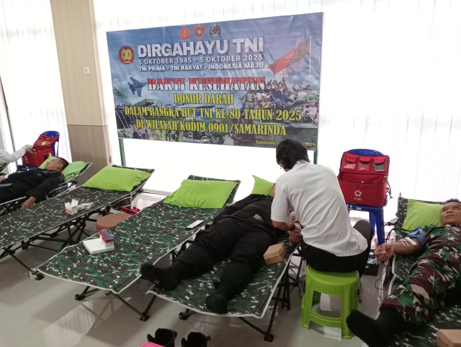 Personel Batalyon B Pelopor Satbrimob Polda Kaltim Ikuti Donor Darah Sambut HUT TNI Ke-80