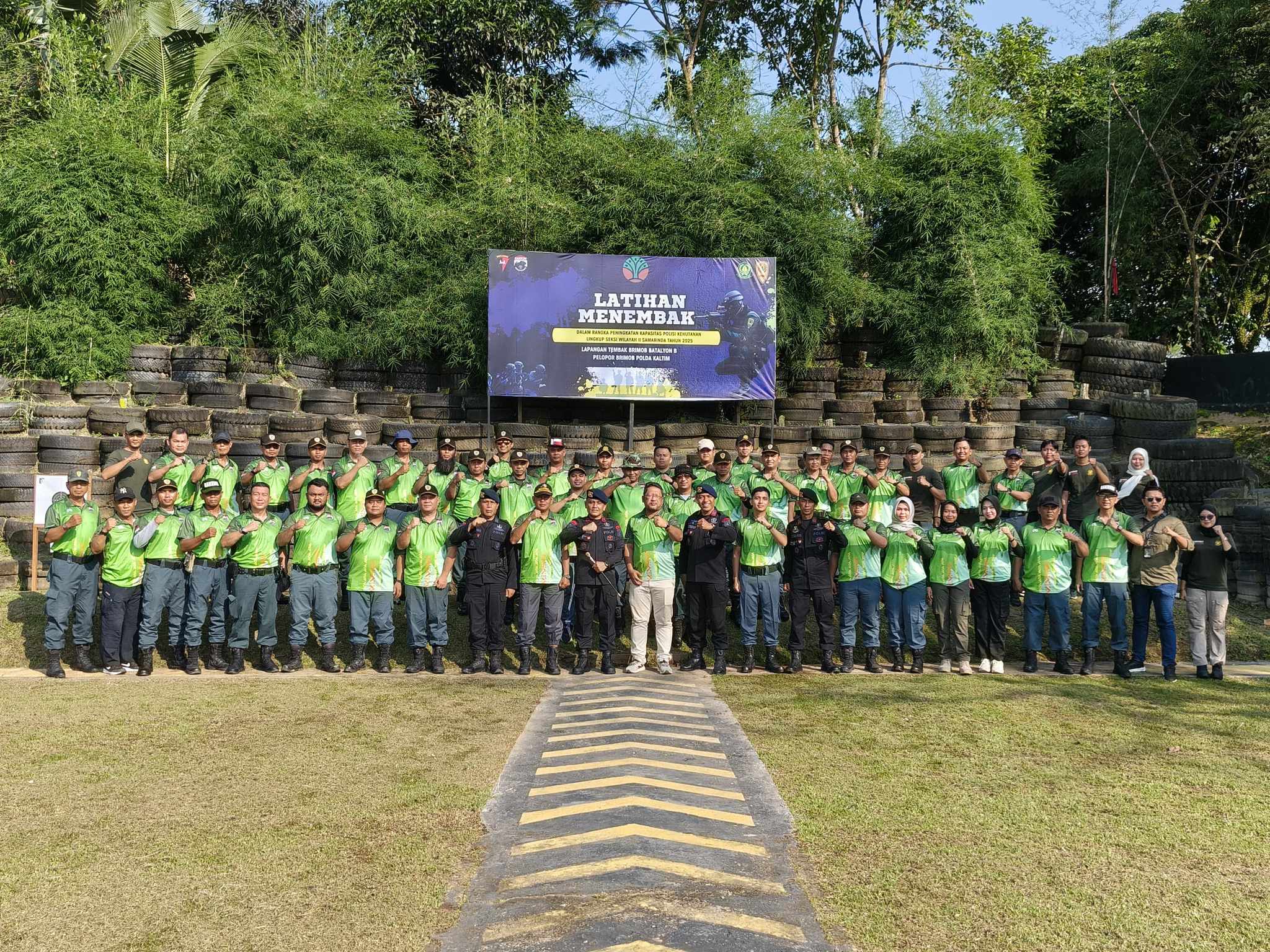 Brimob Kaltim Latih Polisi Kehutanan Gakkum Kalimantan, Perkuat Kapasitas Menembak