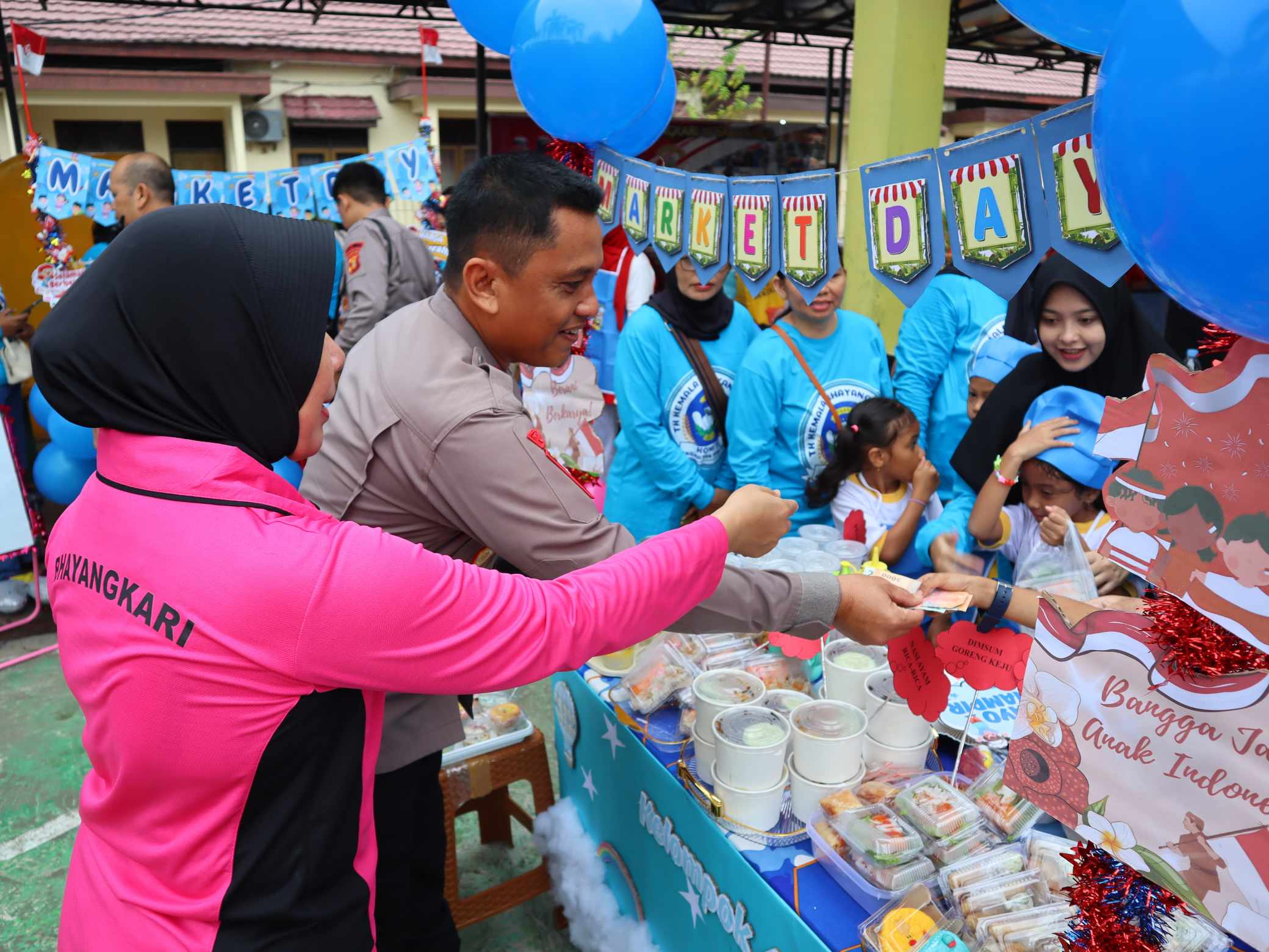 TK Kemala Bhayangkari 10 Samarinda Gelar Market Day