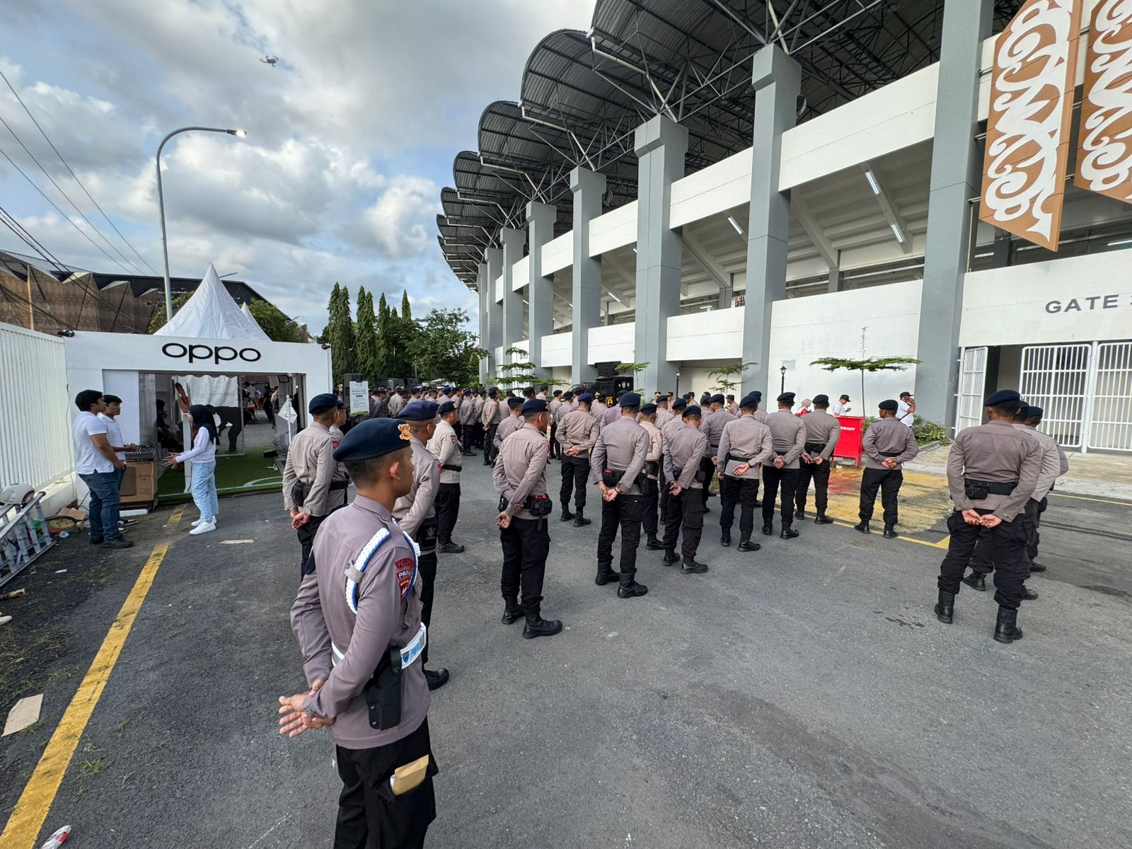 Batalyon B Brimob Kaltim Amankan Kemenangan Telak Borneo FC di Stadion Segiri