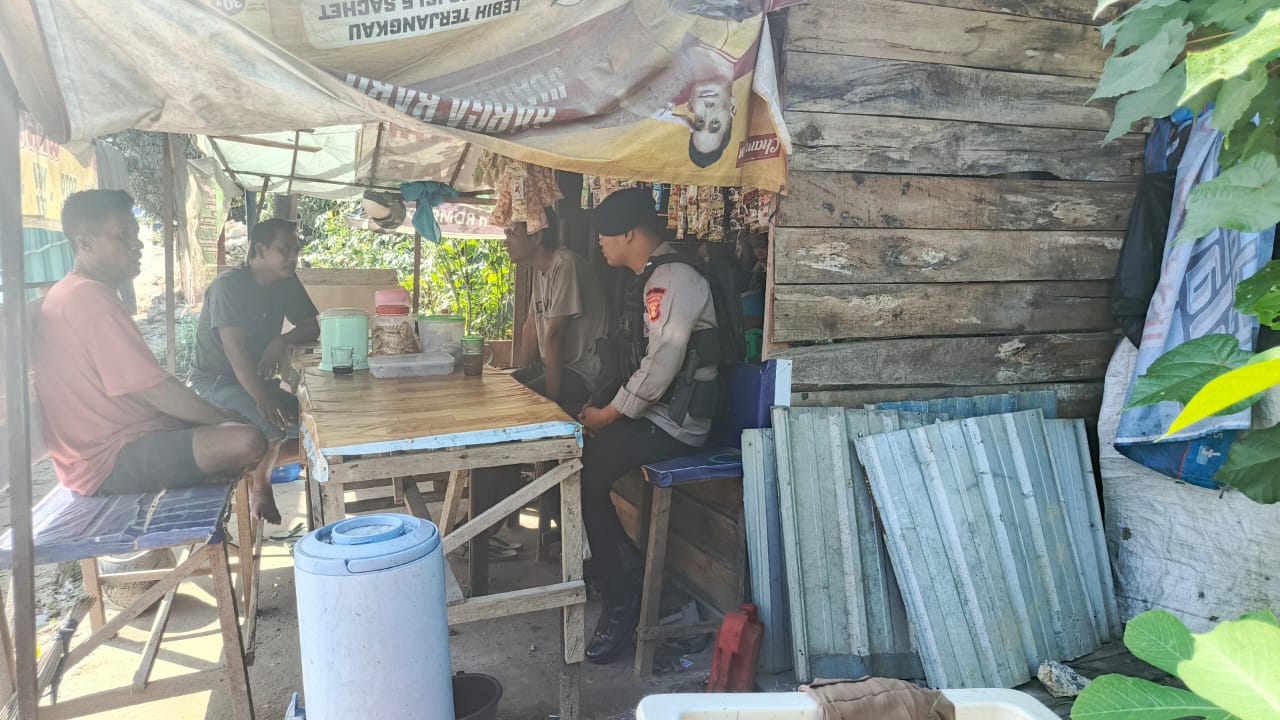 Bangunan 2 Lantai Hangus Terbakar di Jl. Indrakila Balikpapan, Brimob Gerak Cepat Bantu Pemadaman