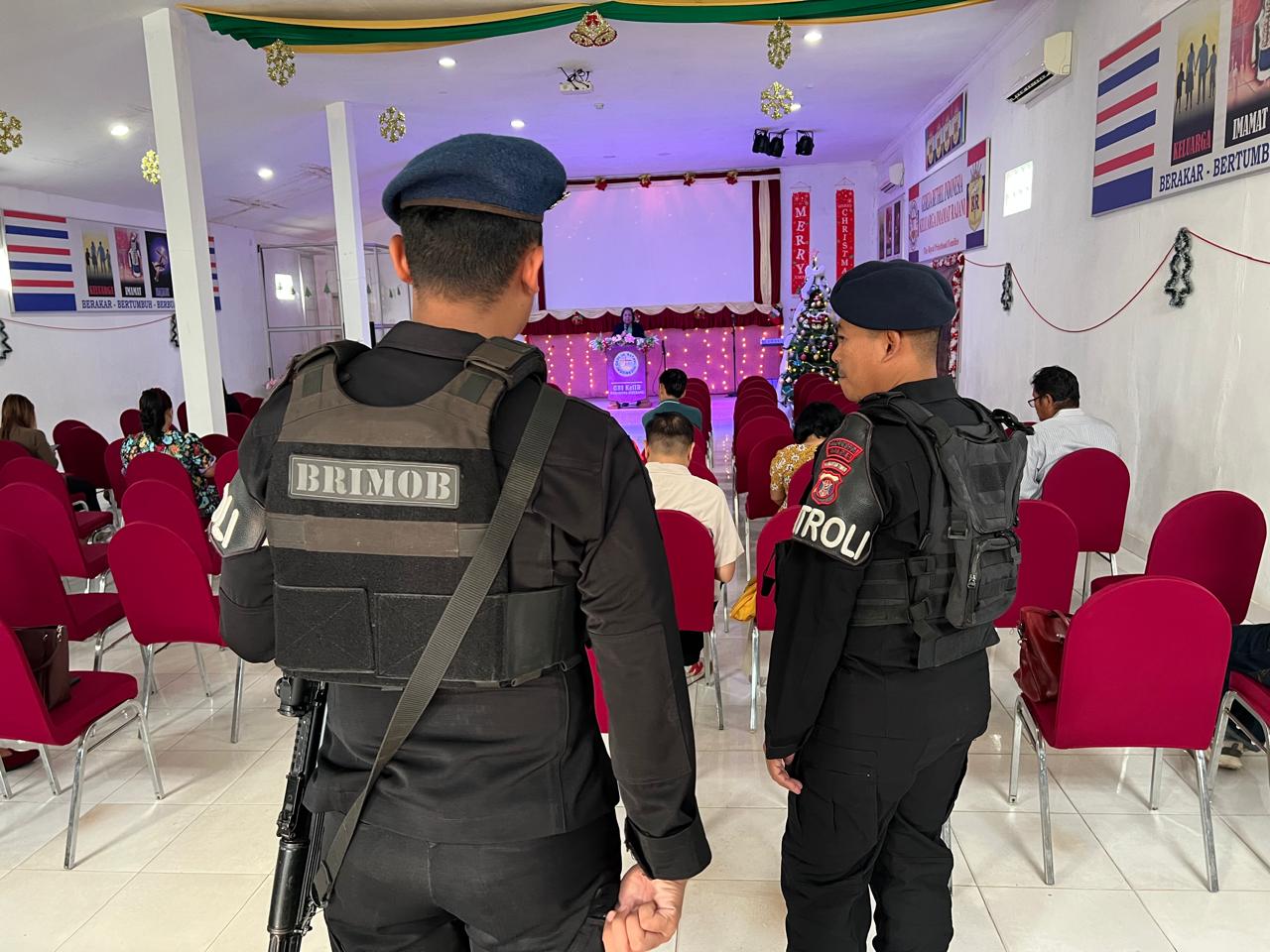 Batalyon B Brimob Kaltim Jamin Ibadah Umat Kristiani di Samarinda Berjalan Aman dan Tertib