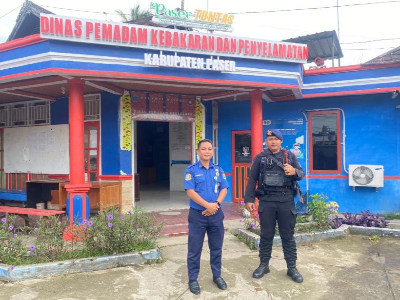 Brimob Kompi 2 Batalyon C Pelopor Perkuat Sinergi dengan Dinas Pemadam Kebakaran Kabupaten Paser