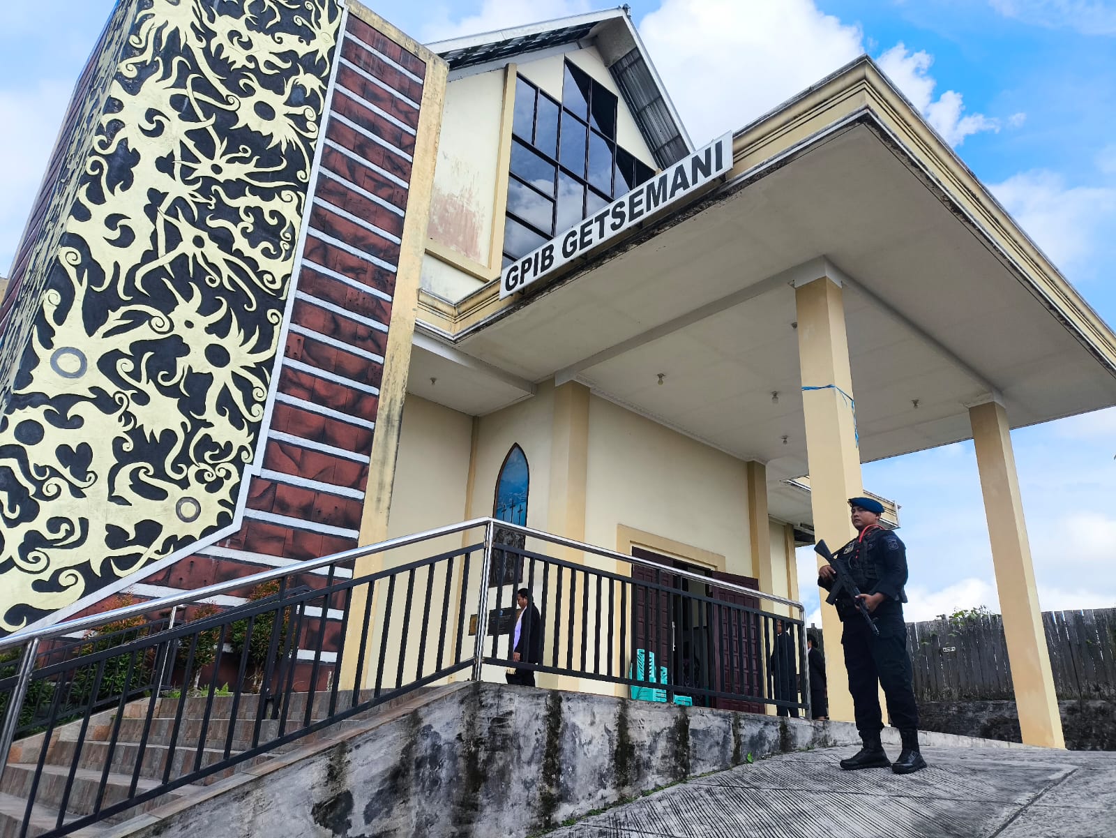 Batalyon C Pelopor Satbrimobda Kaltim Laksanakan Patroli Gereja H-4 Jelang Natal 2025