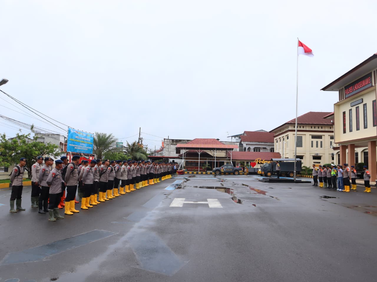 Bakti Brimob Kaltim di Serambi Mekkah: 1 SSK Personel BKO Bersihkan Fasilitas Pendidikan Pasca-Bencana di Lhokseumawe