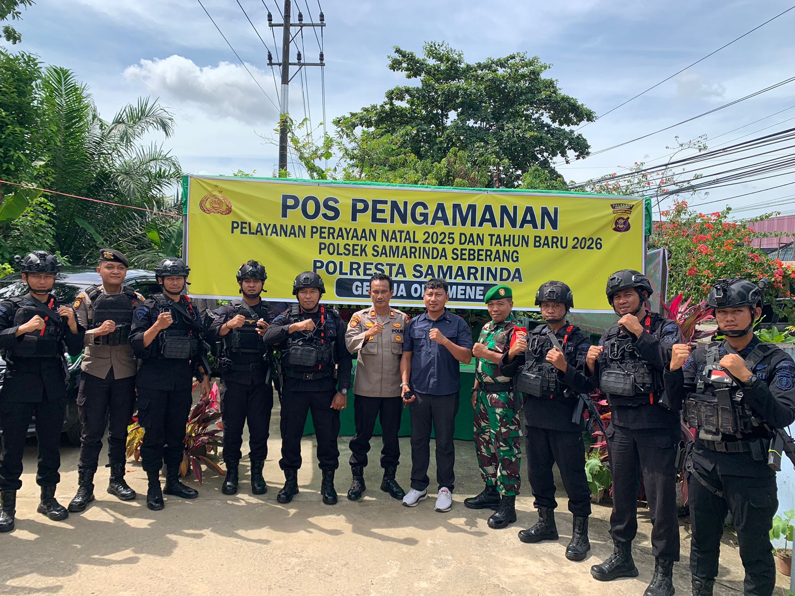 Patroli Skala Besar Natal 2025, Brimob Polda Kaltim Amankan Ibadah Gereja di Samarinda