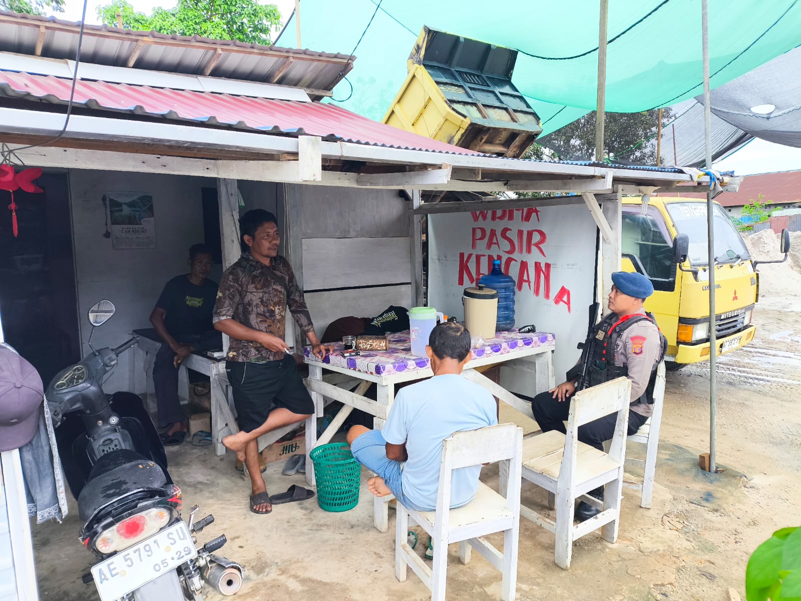 Patroli Batalyon C Brimob Kaltim Imbau Warga Waspadai Balap Liar dan Jaga Keselamatan Berkendara