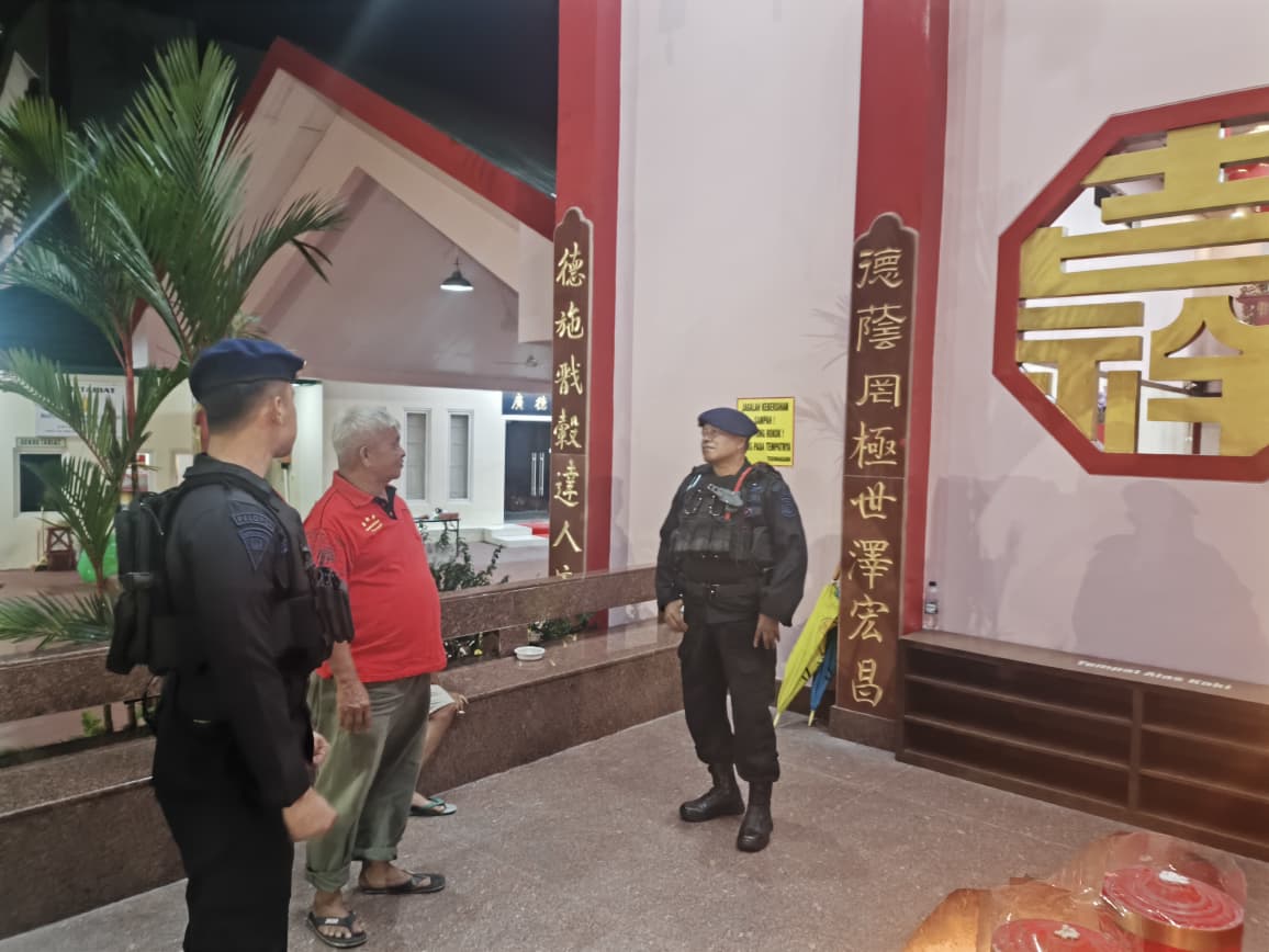 Jaga Kondusifitas Saat Imlek, Batalyon A Brimob Kaltim Patroli Klenteng dan Vihara di Kota Balikpapan