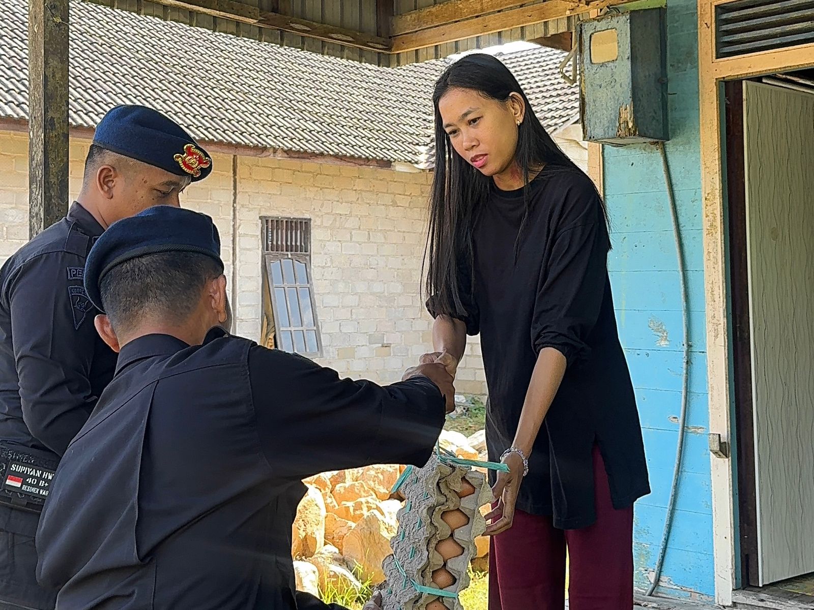 Menebar Berkah Ramadan, Brimob Batalyon B Pelopor Sambangi Warga Prasejahtera di Palaran