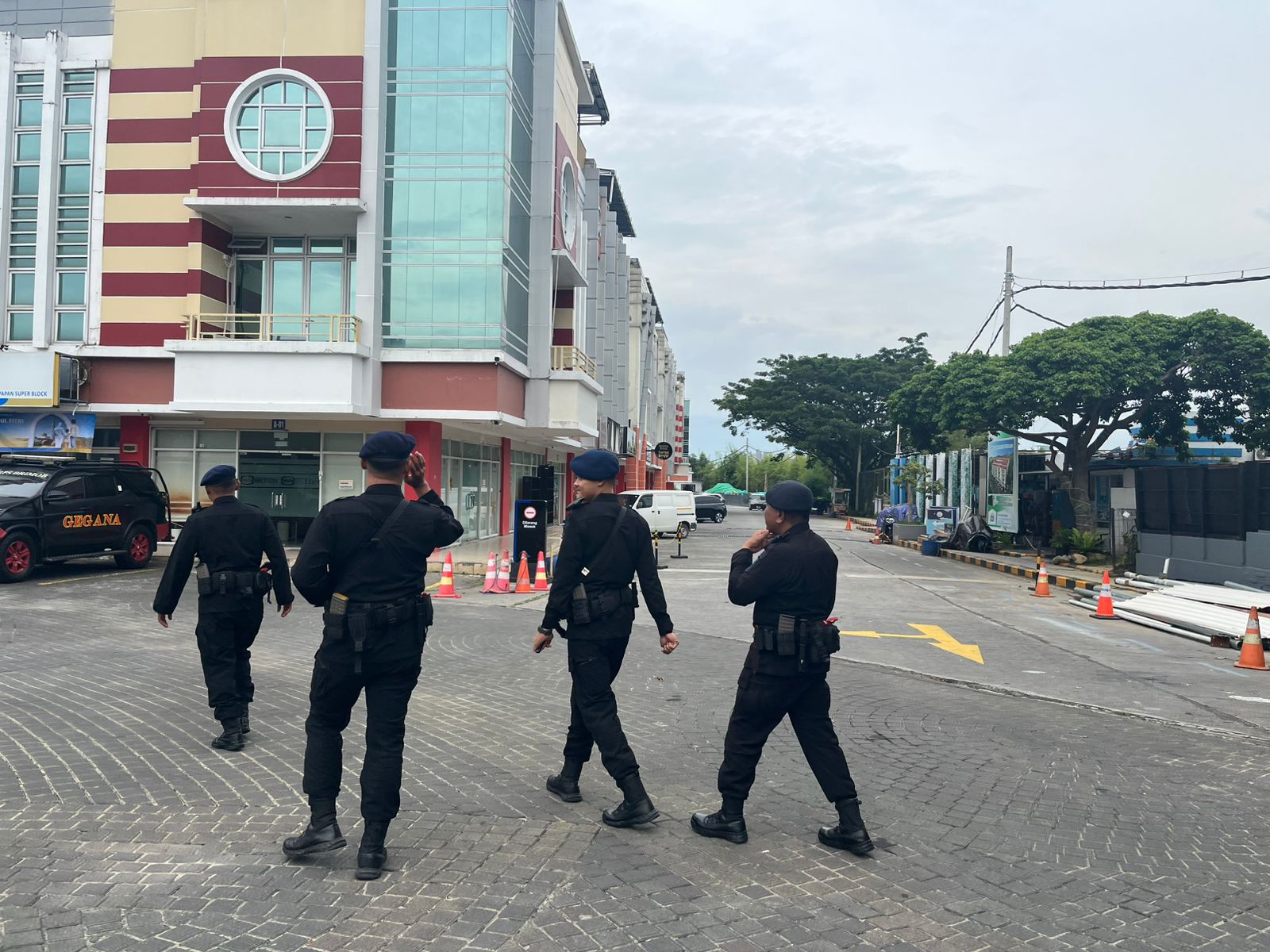 Jamin Keamanan Wisatawan Pasca-Lebaran, Detasemen Gegana Brimob Kaltim Perketat Patroli di Balikpapan
