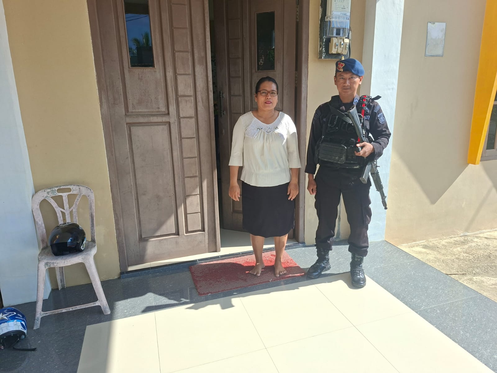 Kawal Ibadah Minggu Paskah di Tanah Grogot, Brimob Paser Pastikan Keamanan Gereja Kondusif