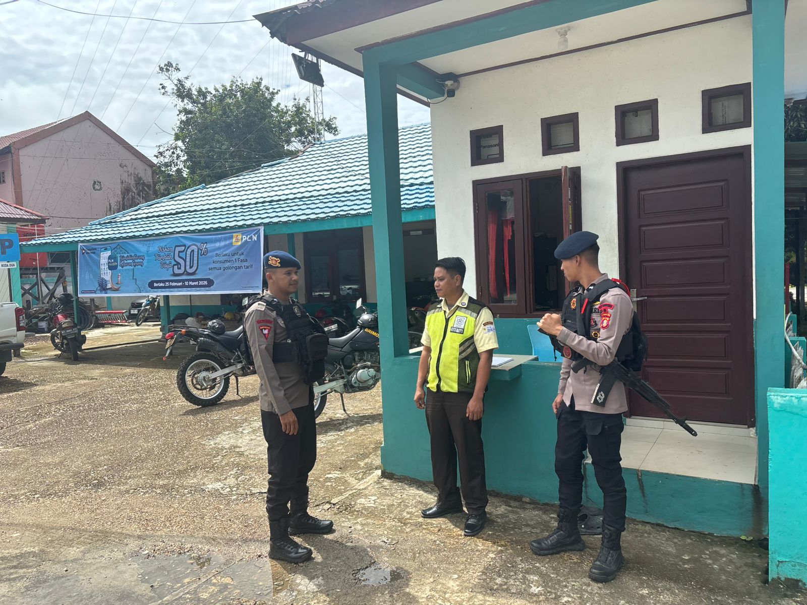 Jamin Keamanan Obyek Vital, Brimob Batalyon B Pelopor Kutai Barat Intensifkan Patroli di Wilayah Melak