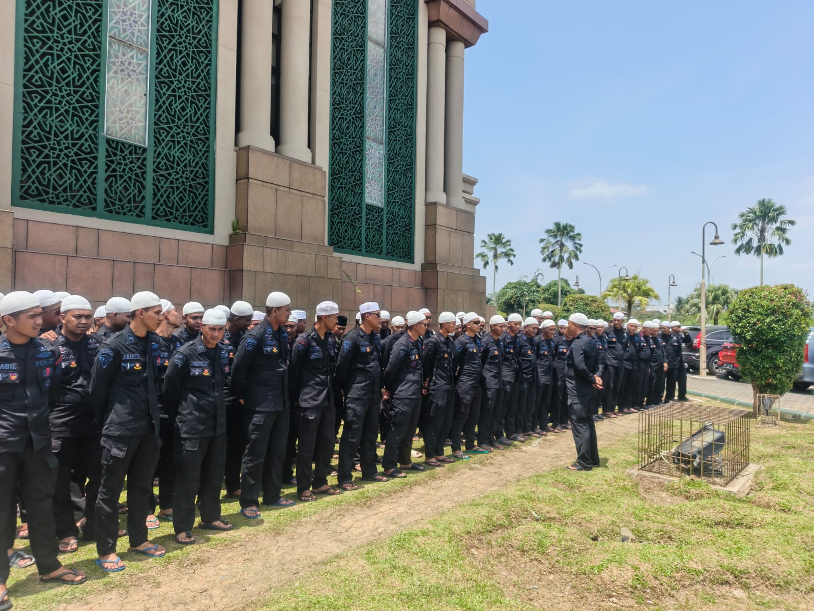 Pastikan Keamanan Tabligh Akbar, 1 SSK Personel Batalyon B Pelopor Siaga di Islamic Center Samarinda