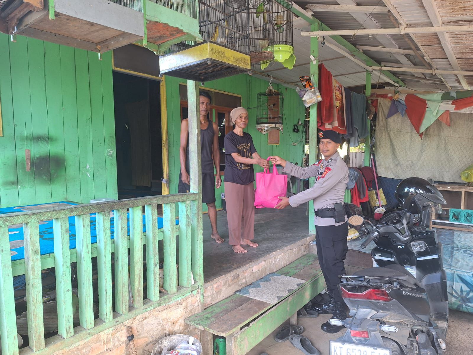 Brimob Peduli: Kompi 2 Batalyon C Pelopor Gelar Jumat Berkah dan Akselerasi Penanganan Stunting