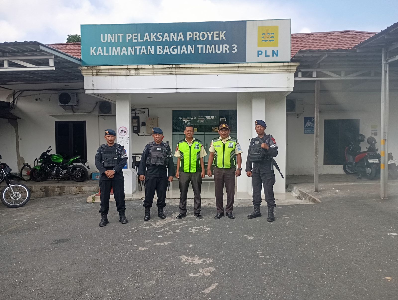 Tingkatkan Keamanan dan Kelancaran Lalu Lintas, Batalyon B Pelopor Gelar Patroli Sambang di Samarinda