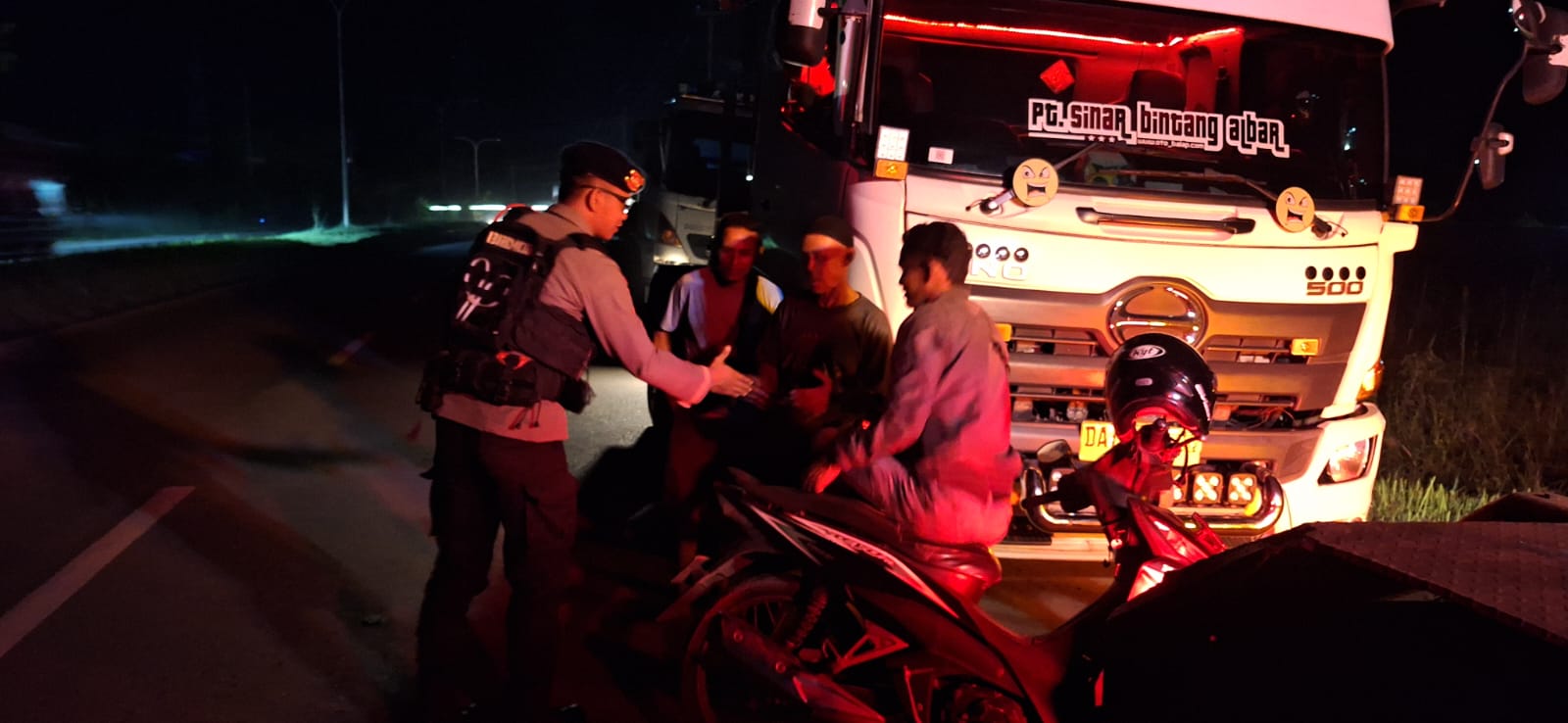 PERSONEL KOMPI 1 BATALYON C PELOPOR LAKSANAKAN PATROLI ANTISIPASI BEGAL DI WILAYAH BALIKPAPAN UTARA