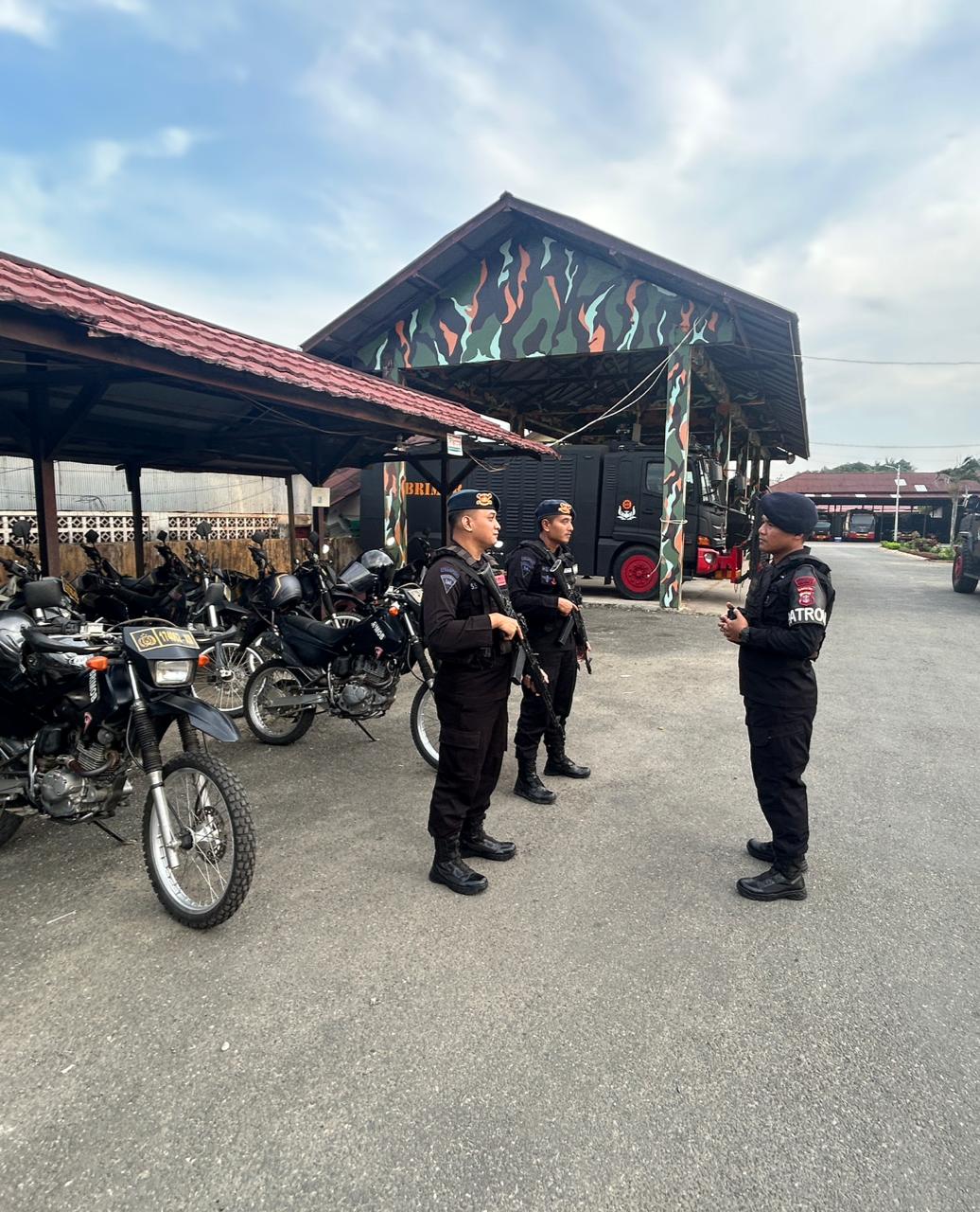Tekan Kriminalitas Jalanan, Detasemen Gegana Satbrimob Polda Kaltim Sisir Jalur Kilang Minyak Pertamina